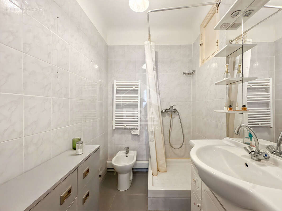 Appartement à MARSEILLE-4E