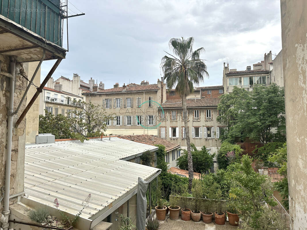 Appartement à MARSEILLE-6E