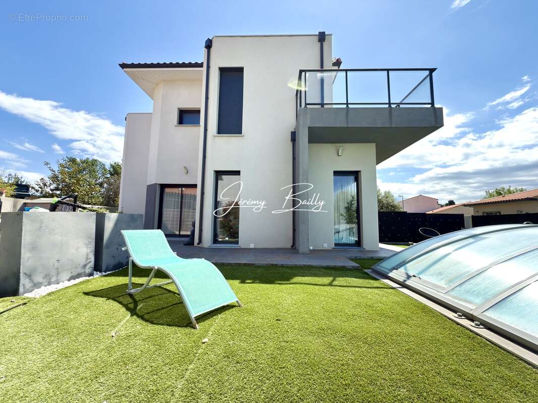 Maison à SAINT-ESTEVE