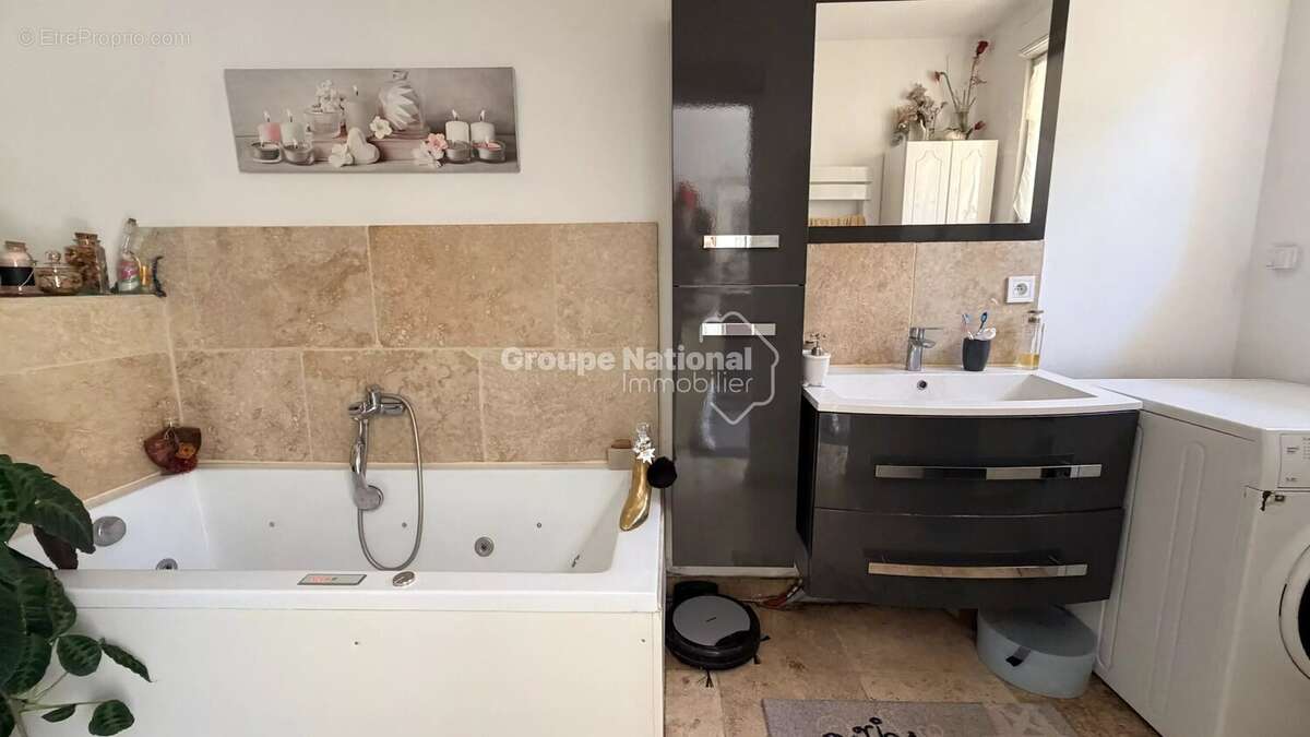 Courthezon - ensemble immobilier de 385 m² en campagne - photo 15