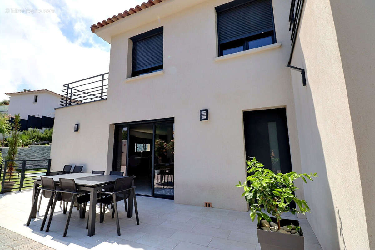 Maison à FREJUS