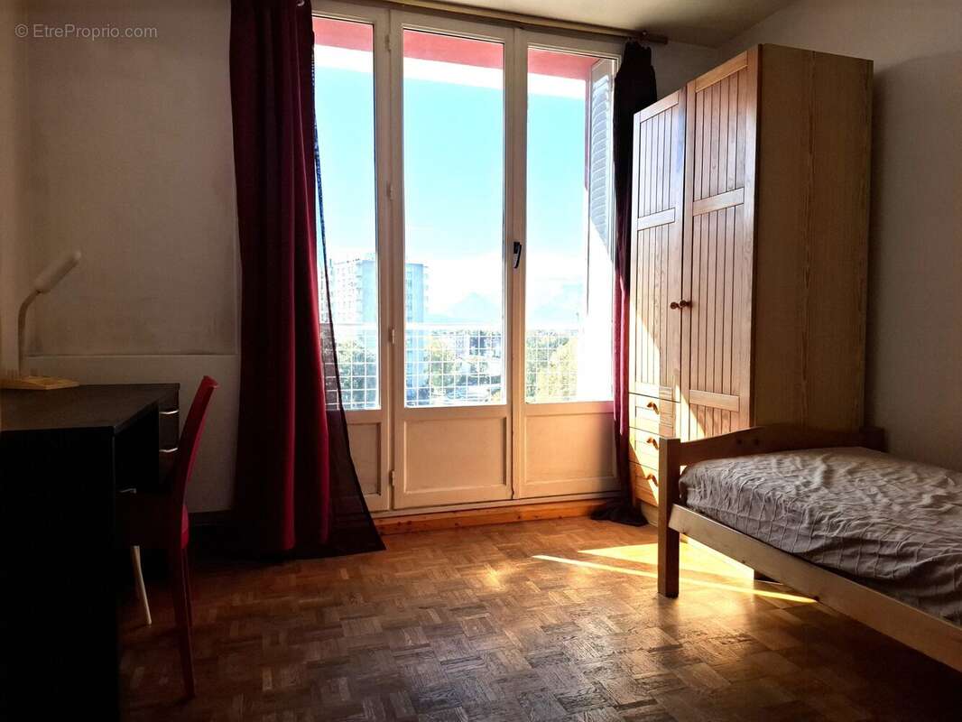 Appartement à SAINT-MARTIN-D&#039;HERES