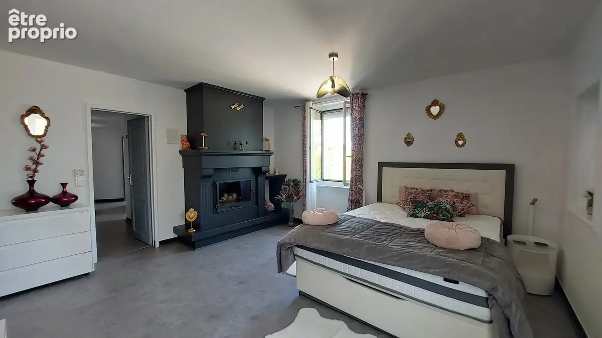 Suite parentale avec dressing et salle de bain