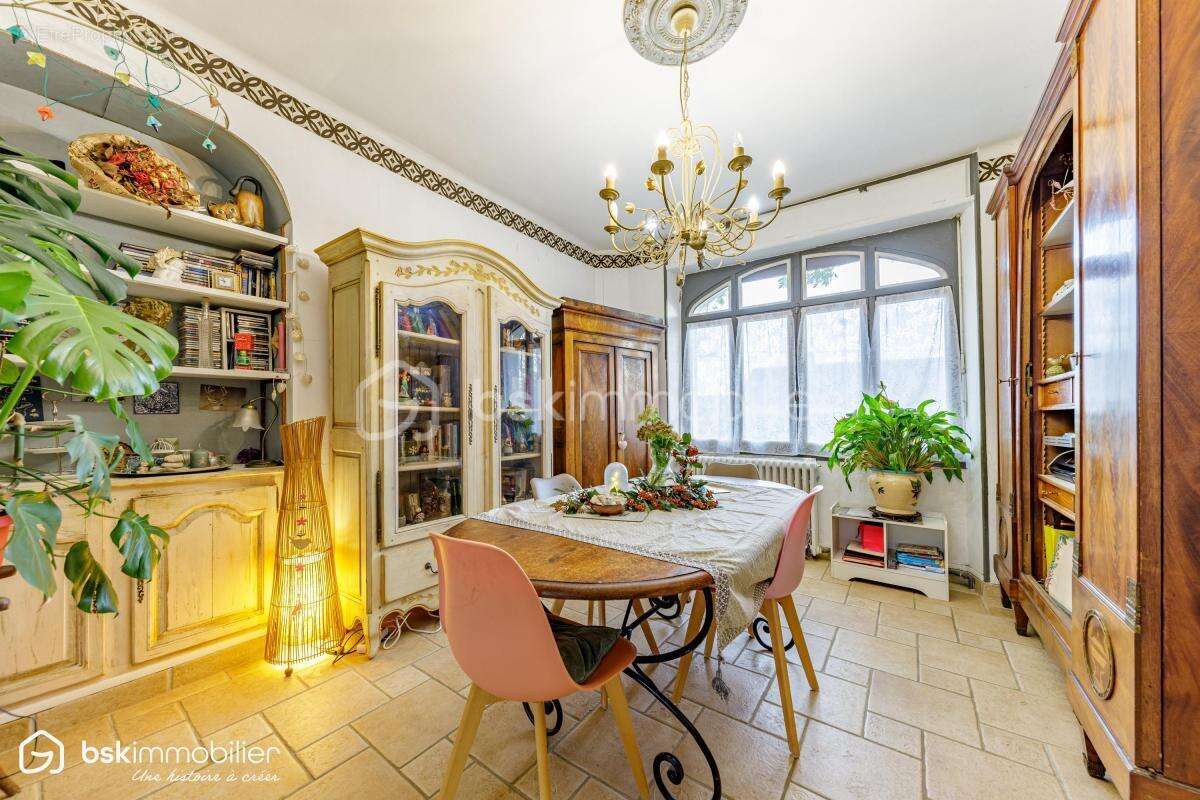 Maison à MONTIERCHAUME