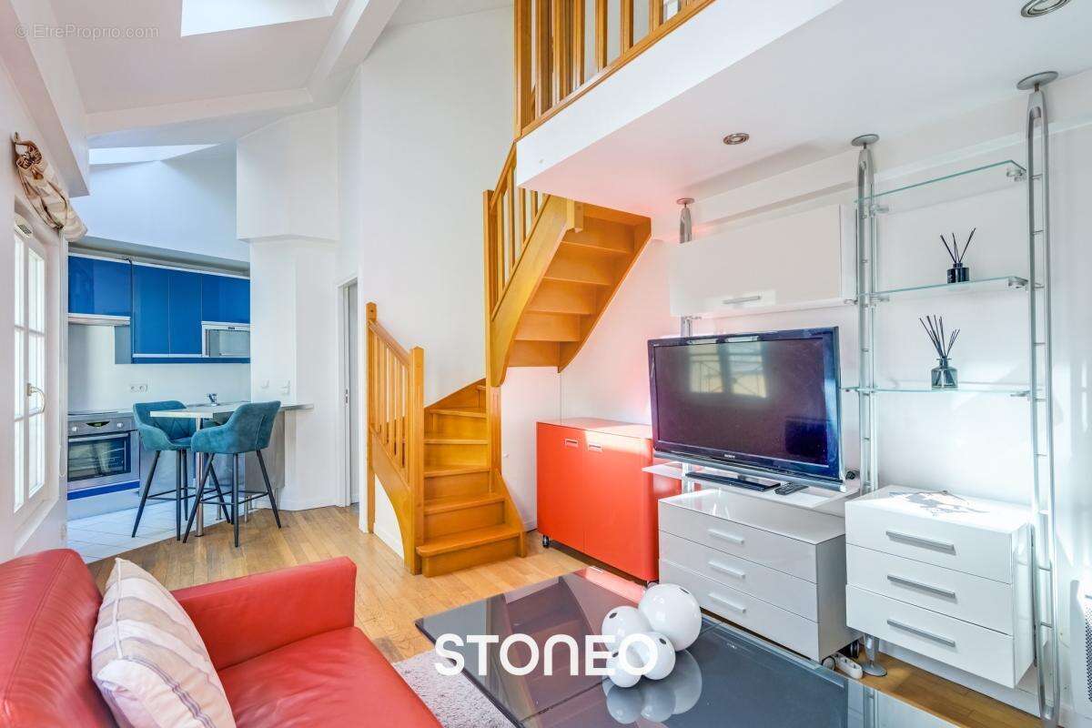 Appartement à PARIS-8E