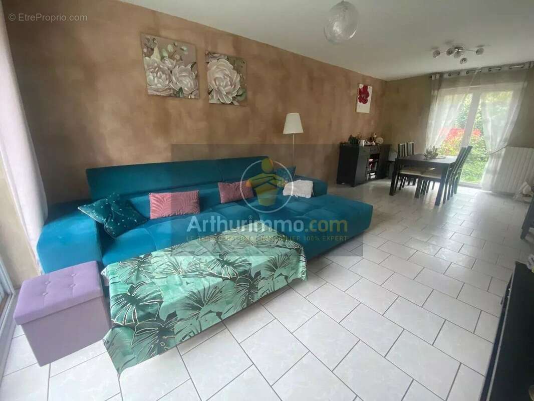 Maison à SAVIGNY-LE-TEMPLE