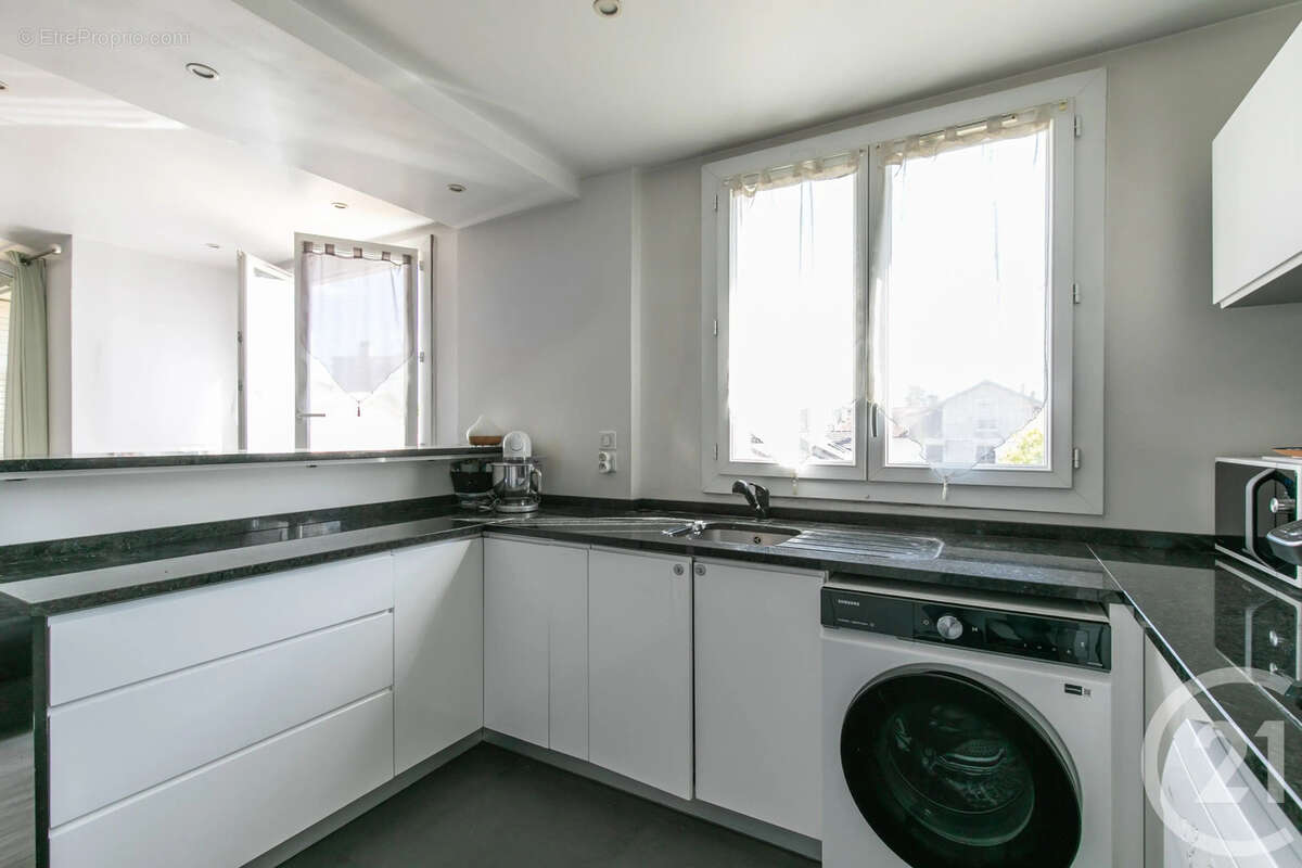 Appartement à SAINT-MAUR-DES-FOSSES
