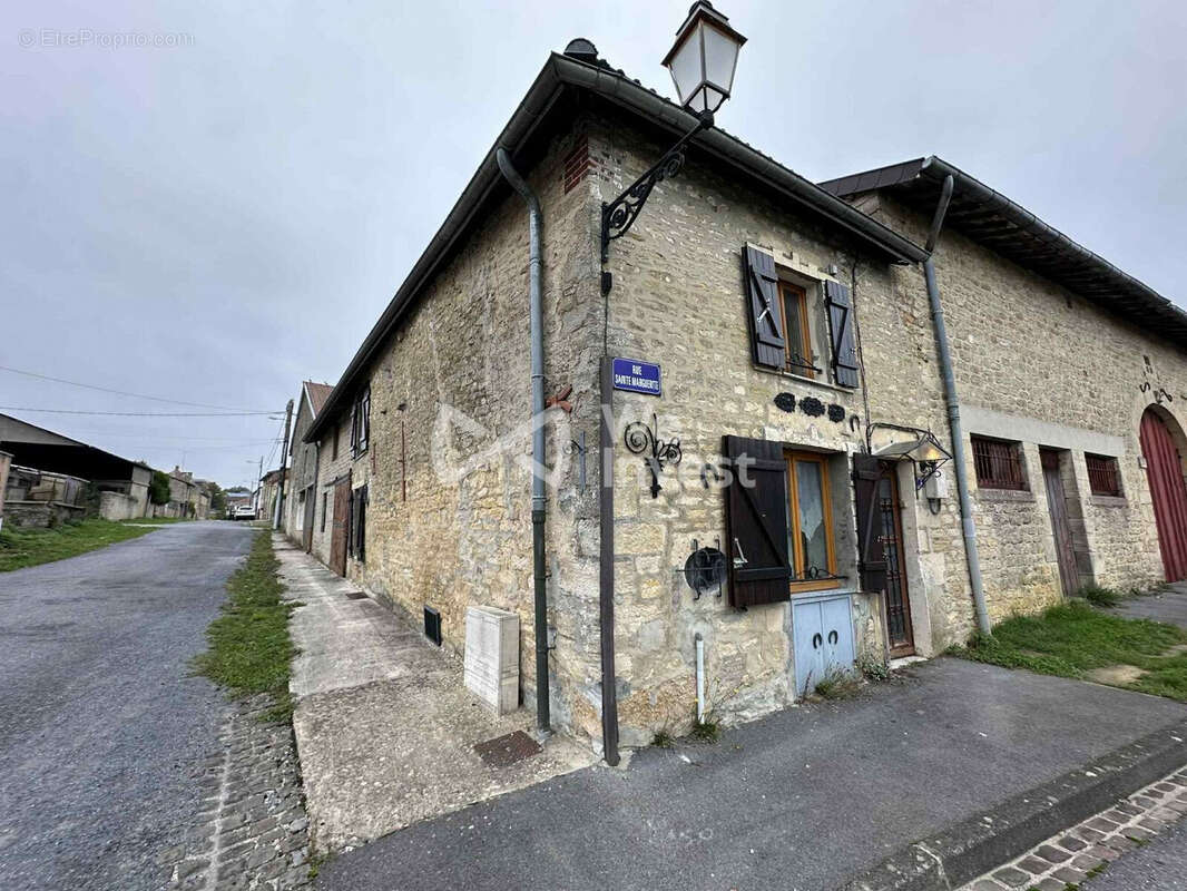 Maison à BEAUMONT-EN-ARGONNE