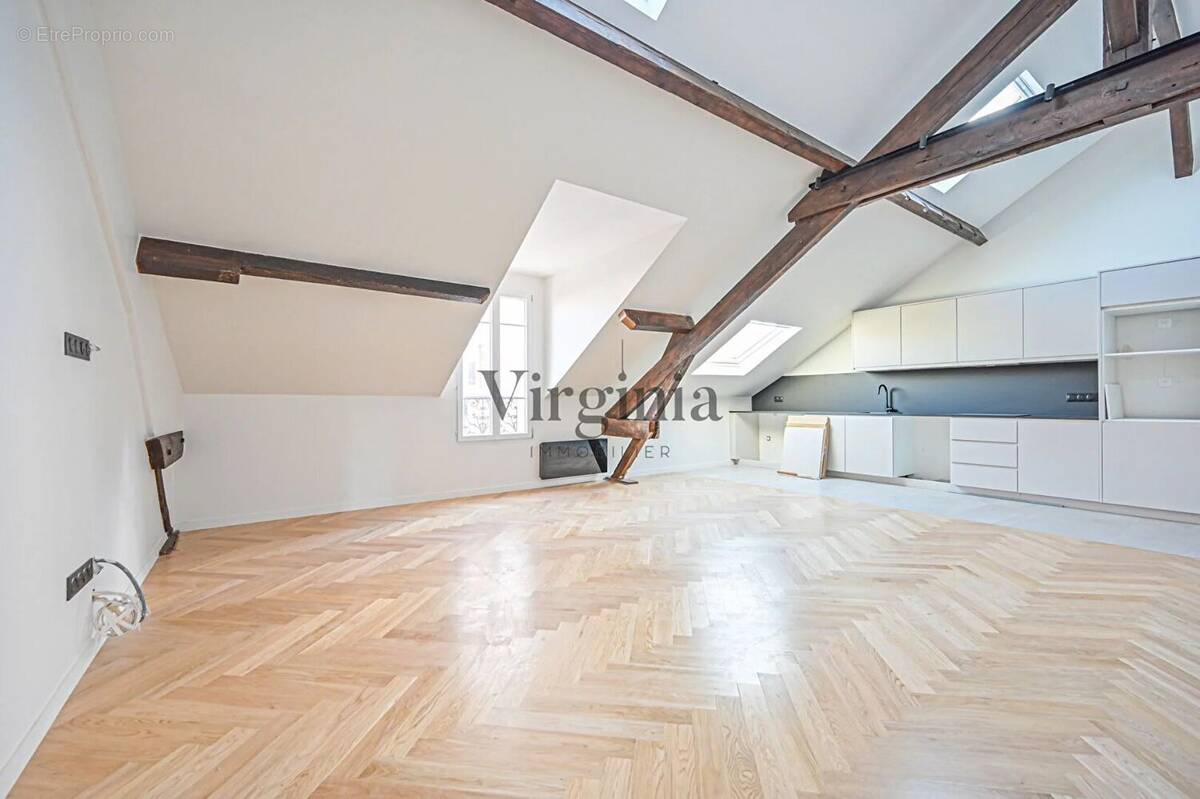 Appartement à CHARENTON-LE-PONT