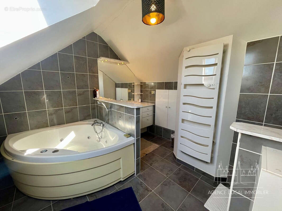 Appartement 76 m² à Nevers  - photo 6