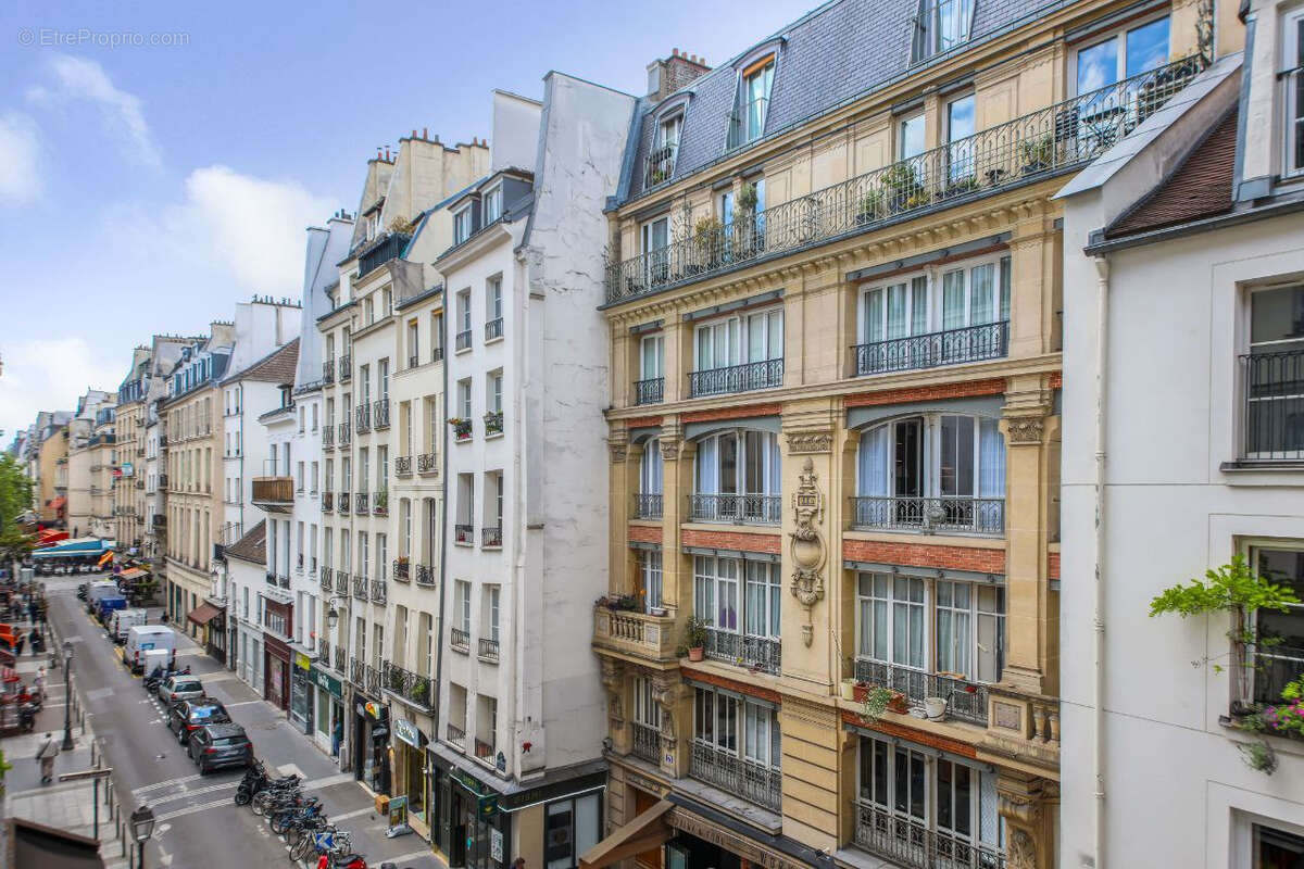 Appartement à PARIS-3E