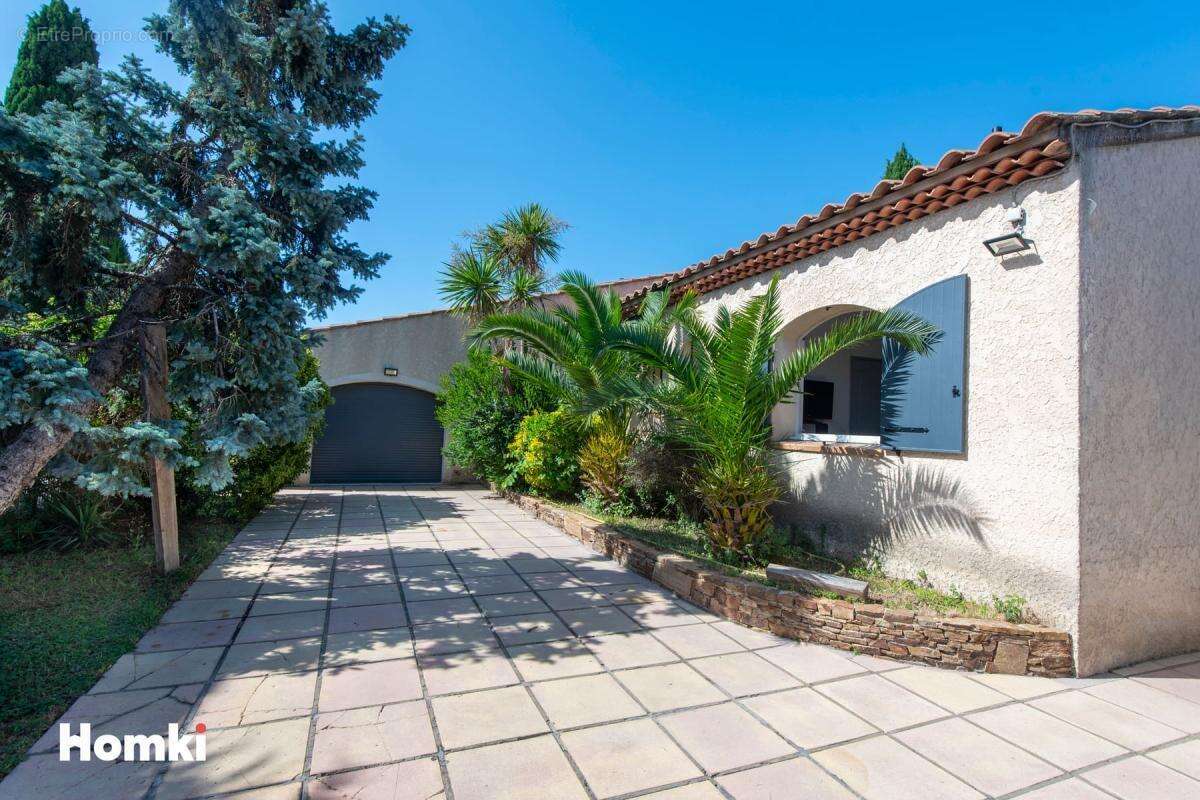MARIGNANE – Maison familiale authentique 8 pièces 200m2 avec piscine - photo 4