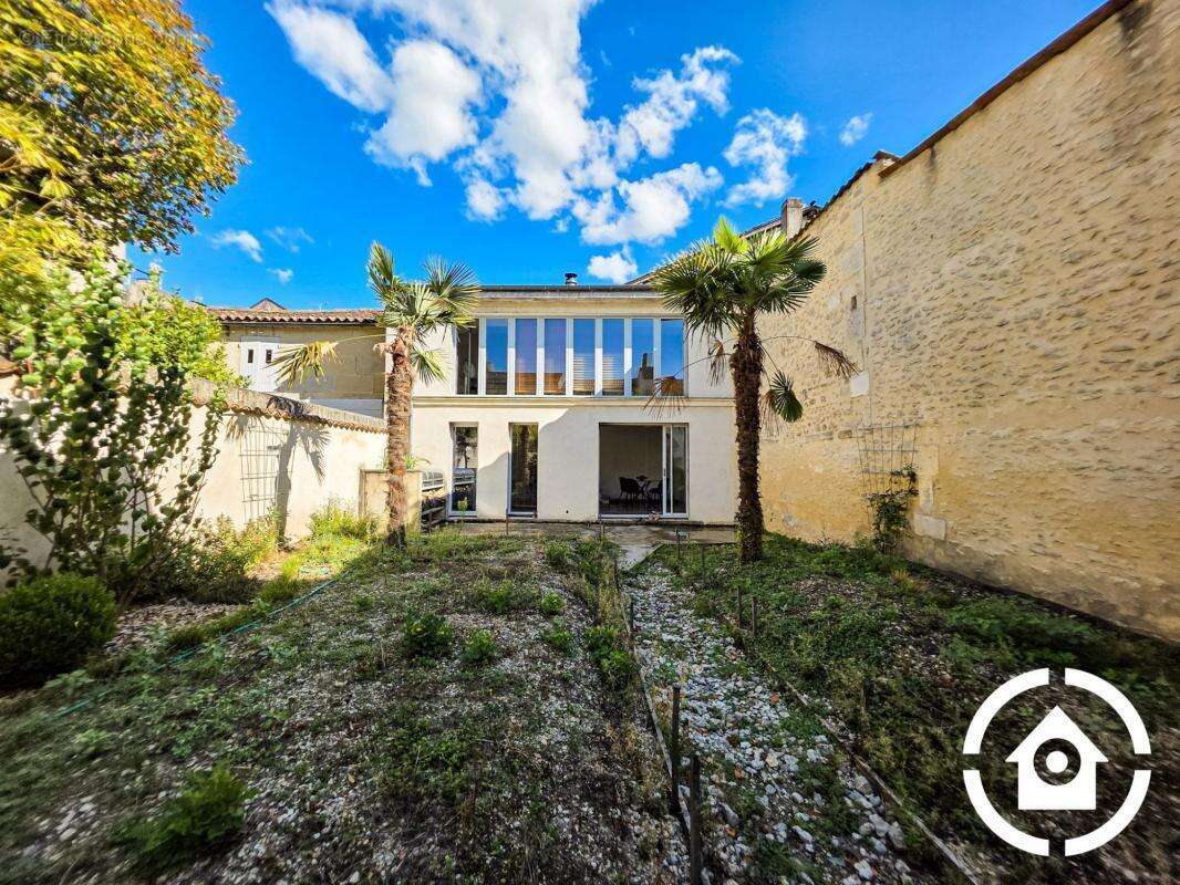Maison à COGNAC
