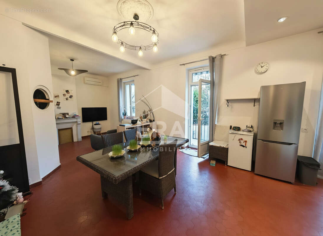 Appartement à MARSEILLE-5E