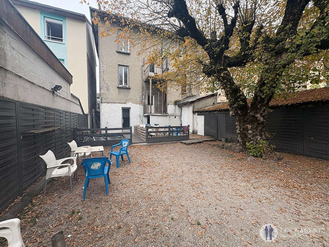 Appartement à SAINT-MARTIN-D'HERES