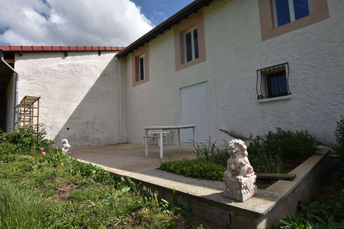 Maison à SAINT-MARTIN-D'ESTREAUX