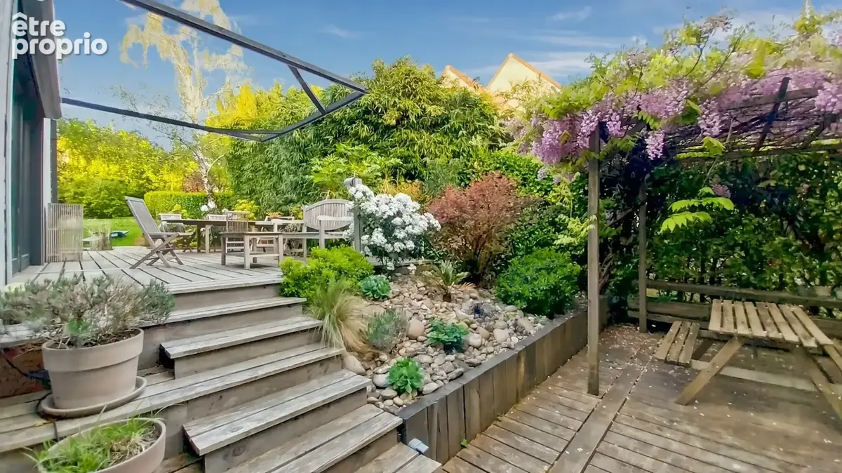 Sucy-en-Brie, Maison d'exception, parcelle de 800m², 259m² au sol, 4 chambres, 3 terrasses, jardin, garage, sous-sol - photo 7