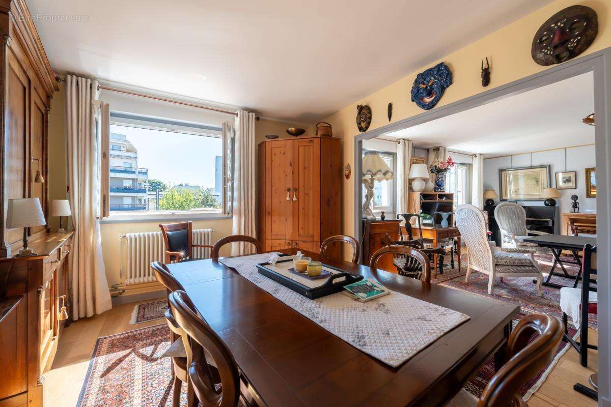 Appartement à VELIZY-VILLACOUBLAY