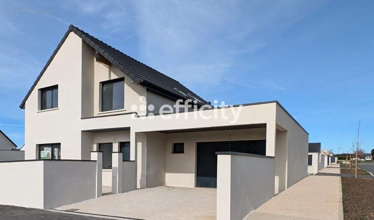 Maison à NORGES-LA-VILLE