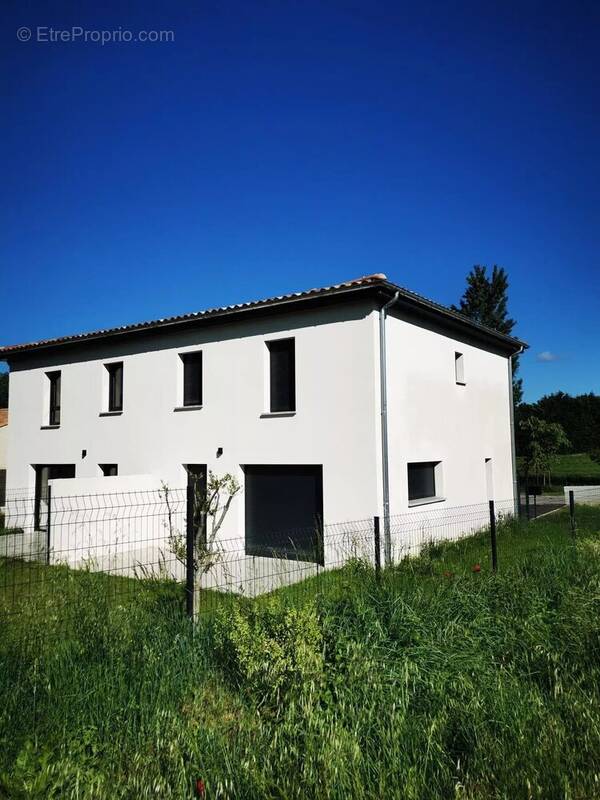 Maison à MALATAVERNE