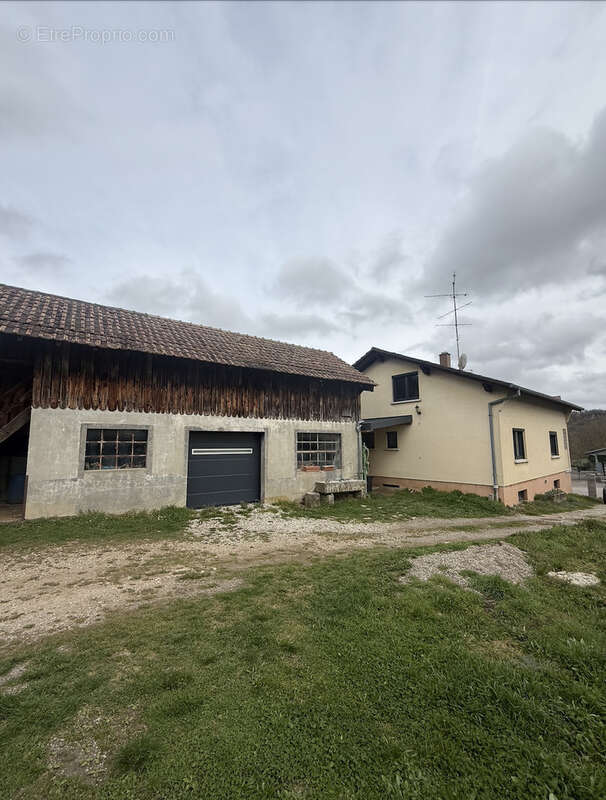 Maison à STEINBRUNN-LE-HAUT