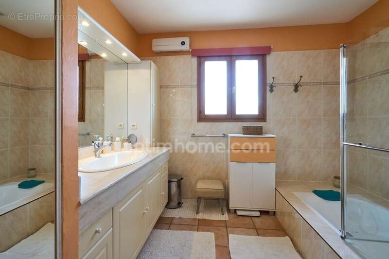 Limoux (11300) – maison d’architecte – 5 pièces – vue panoramique – piscine – garage – grand terrain clôturé - photo 12
