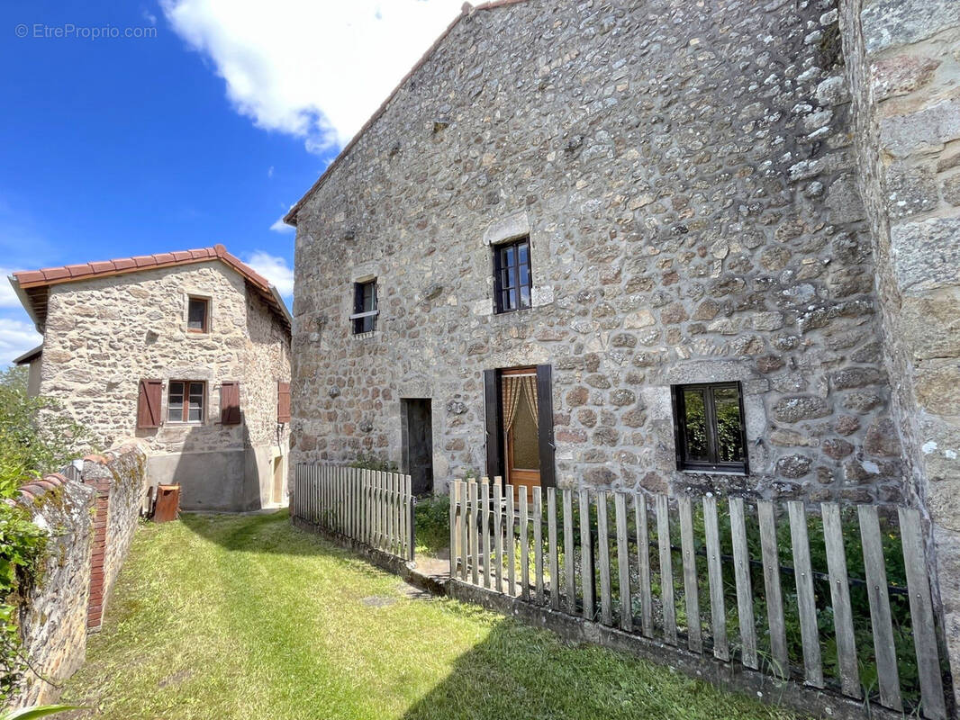 Maison à SAINT-PAL-DE-CHALENCON