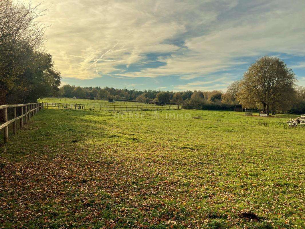 Maison à LA CHAPELLE-SAINT-LAUD