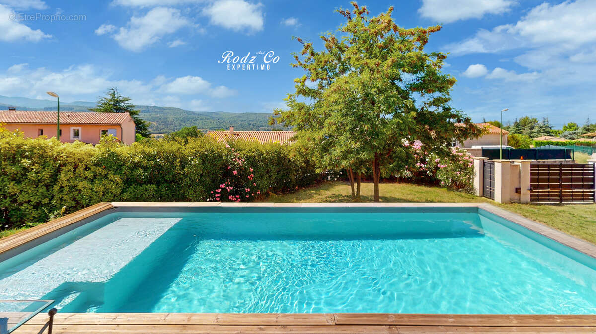 Maison à vendre à Apt   Villa contemporaine avec piscine, jardin, garage et vue sur le Luberon - photo 7