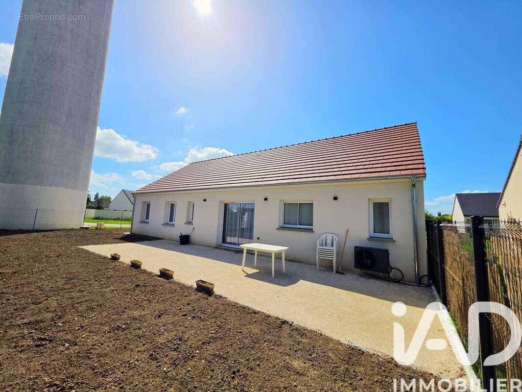 Photo 2 - Maison à MONDONVILLE-SAINT-JEAN