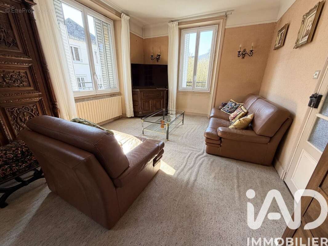 Photo 3 - Maison à VIC-SUR-CERE
