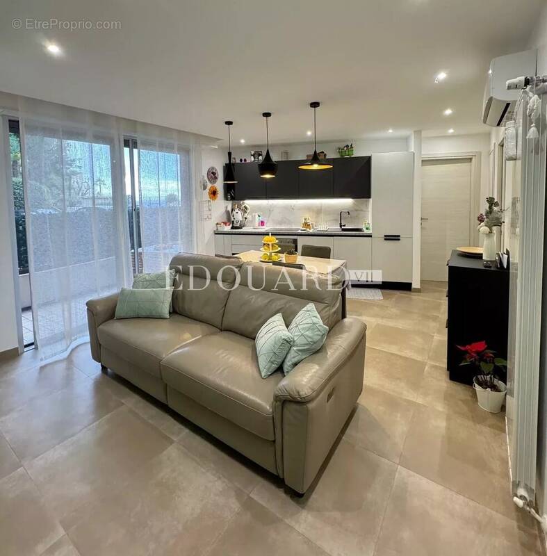 Appartement à ROQUEBRUNE-CAP-MARTIN