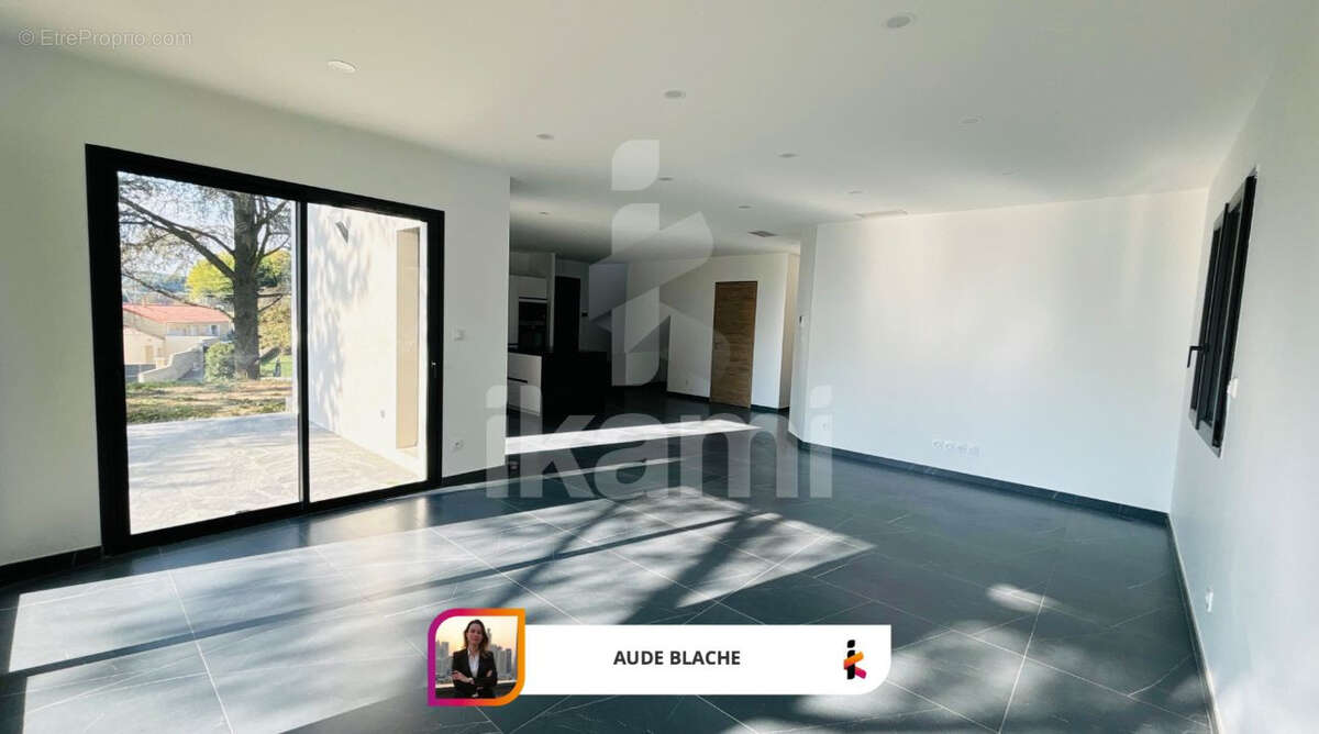 Maison à CHANOS-CURSON