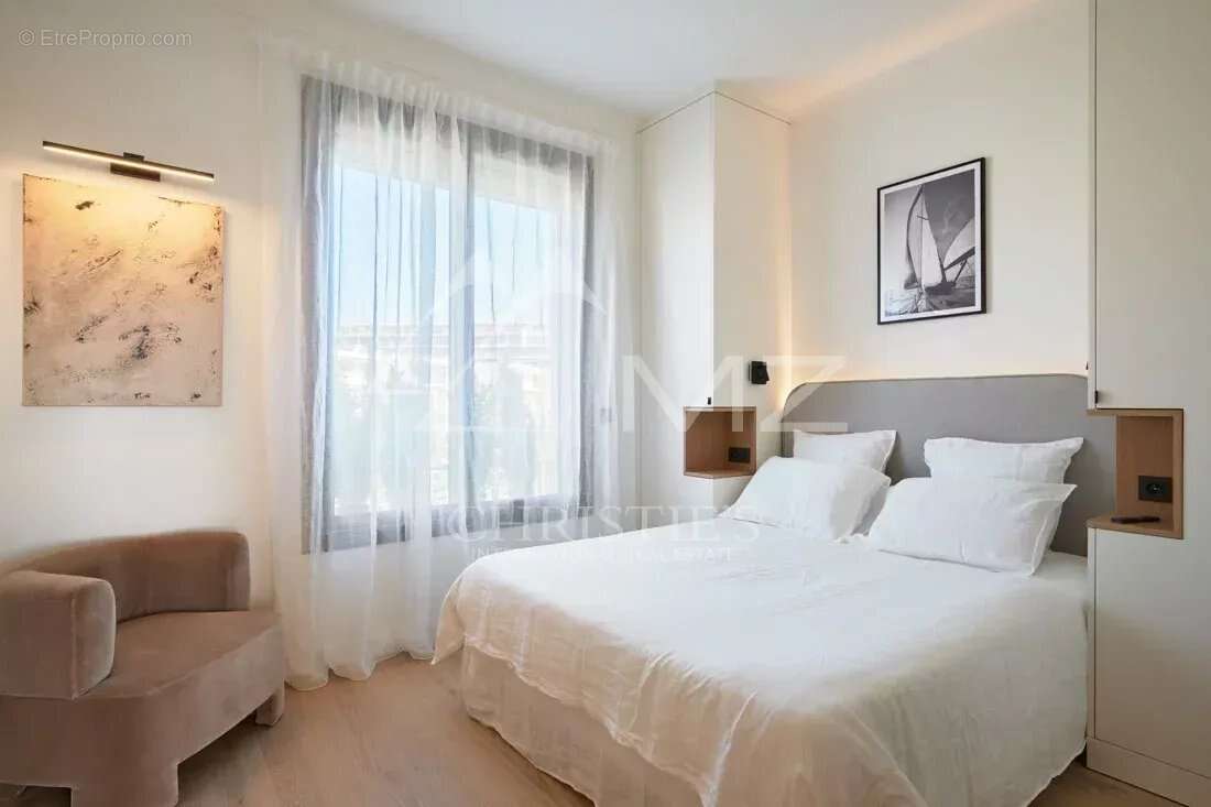 Cannes la croisette splendide appartement renove 3 chambres vue mer - photo 15