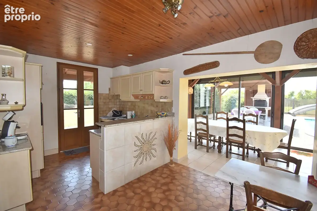 Maison de 7 pièces avec piscine - photo 4