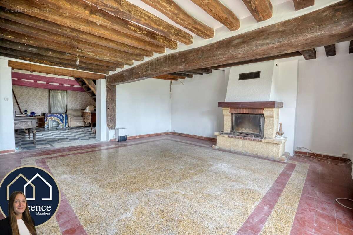 Maison à TREMBLAY-LES-VILLAGES