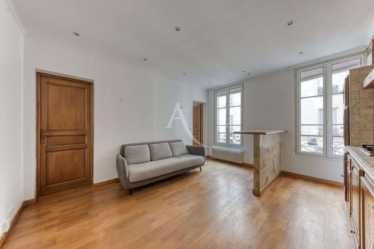 Appartement à PARIS-10E