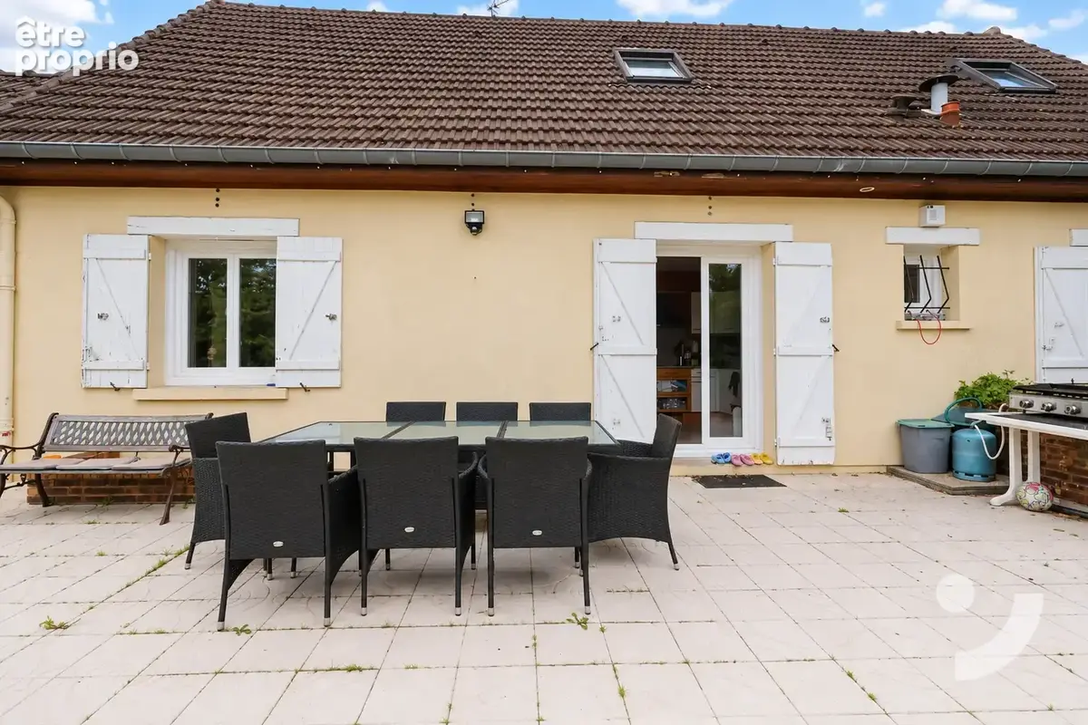 Maison familiale de 187 m2 avec grand terrain, confort de plain-pied et sous-sol complet à Aÿ - photo 2