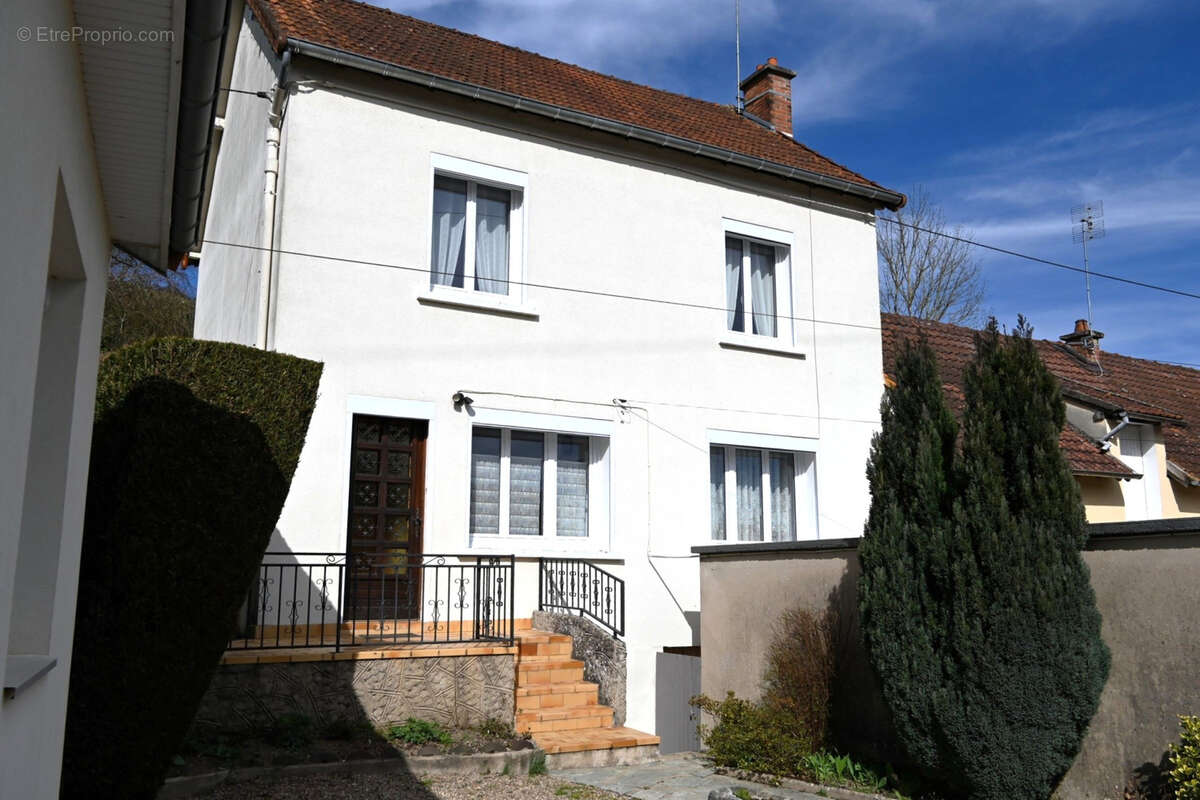 Maison à GUEUGNON
