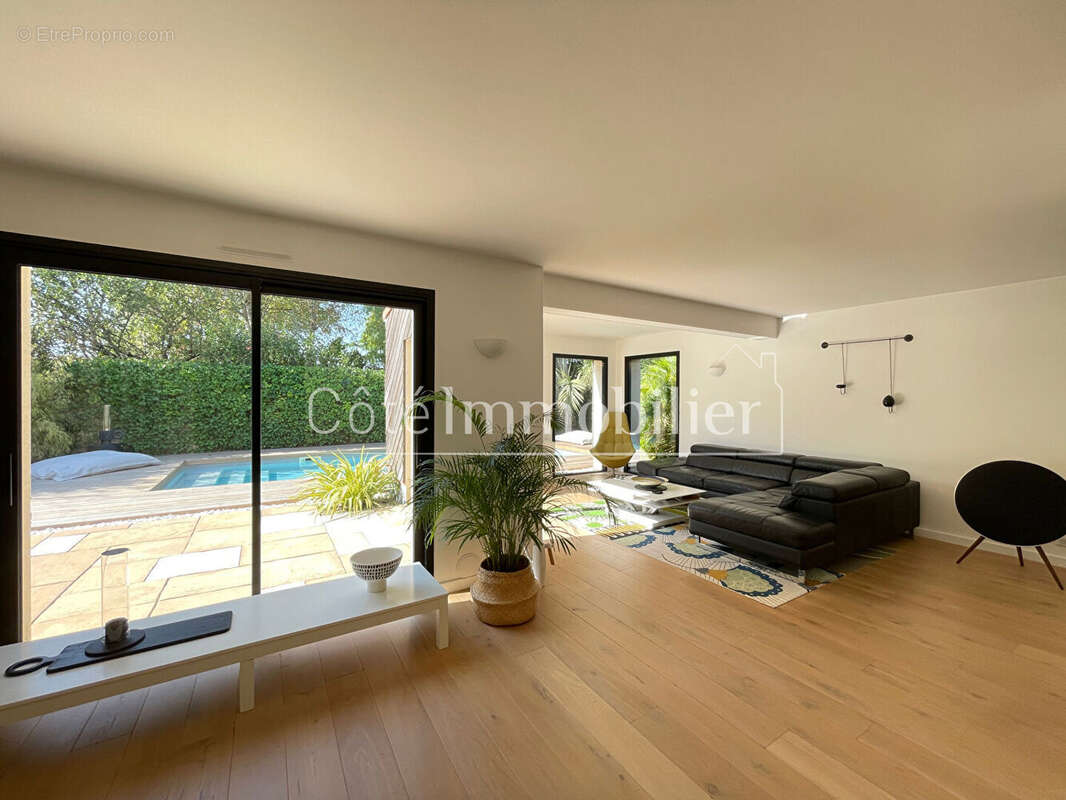 Maison à SAINT-SEBASTIEN-SUR-LOIRE