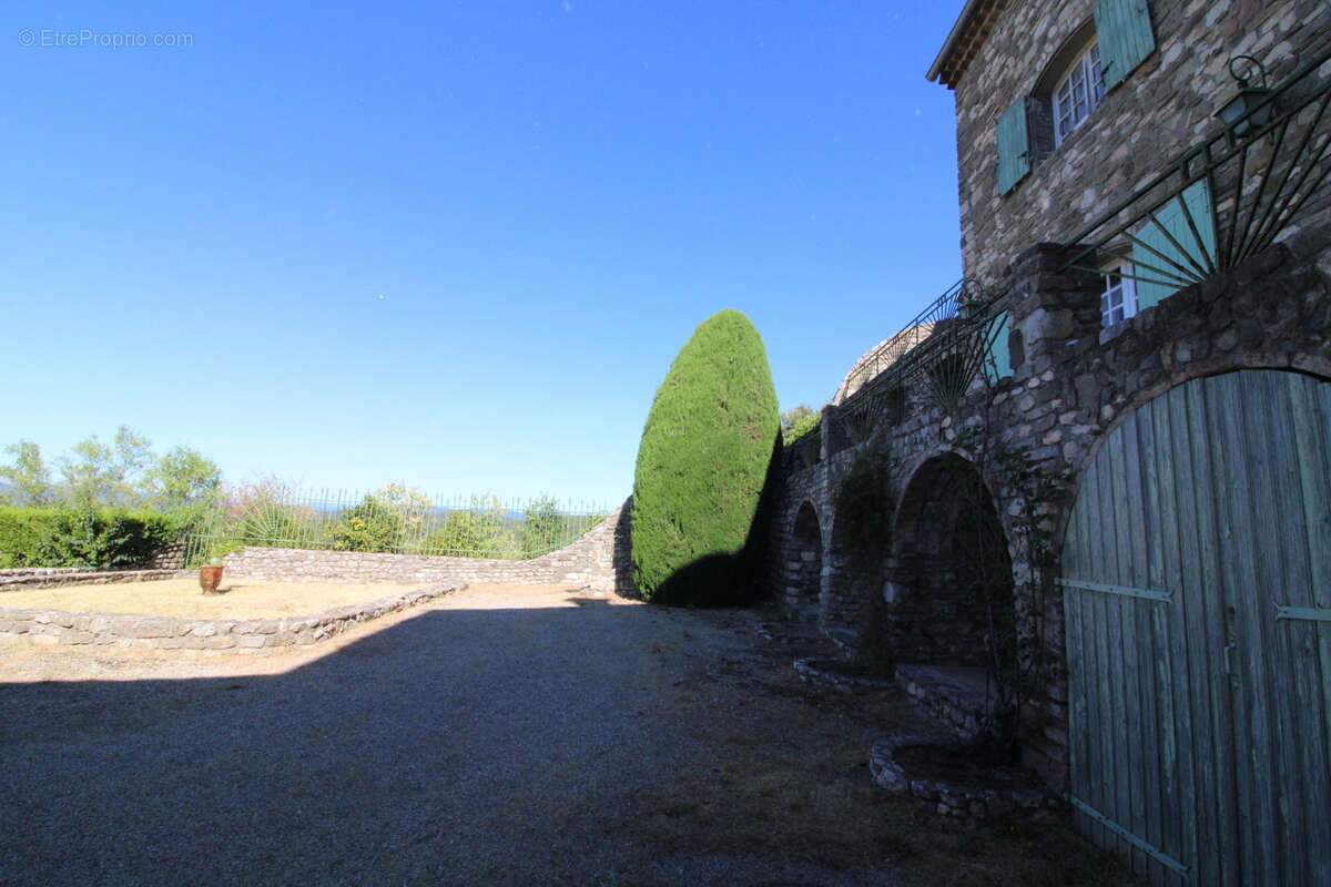 Maison à ROUSSON