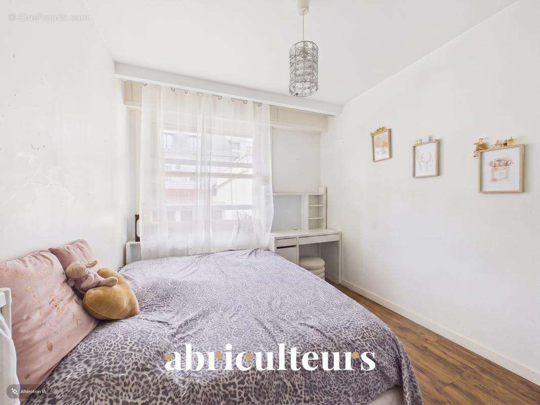 Appartement Familal - 86 m² - 4 pièces en vente à Saint-Mandé Sud (94160) - photo 8
