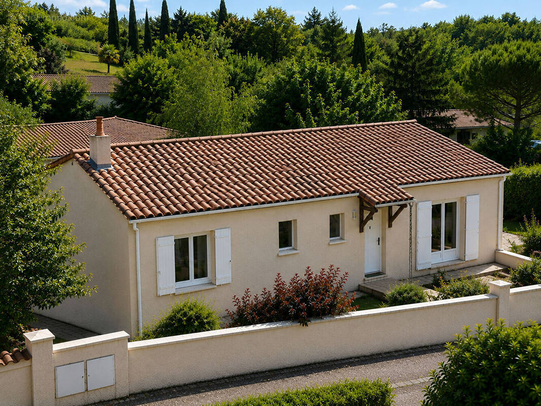 Maison à SAINTES