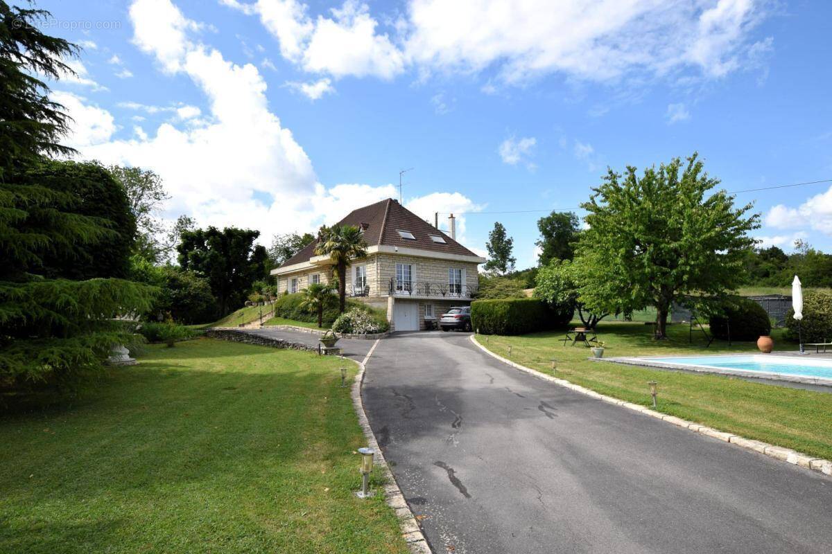Maison à VAUX-SUR-SEINE