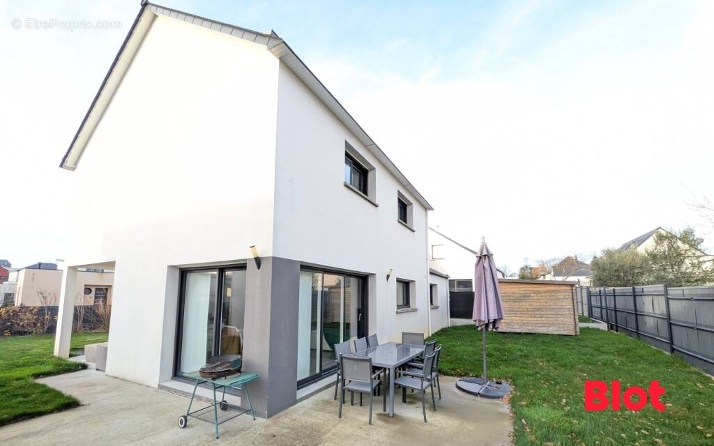 Maison à THORIGNE-FOUILLARD