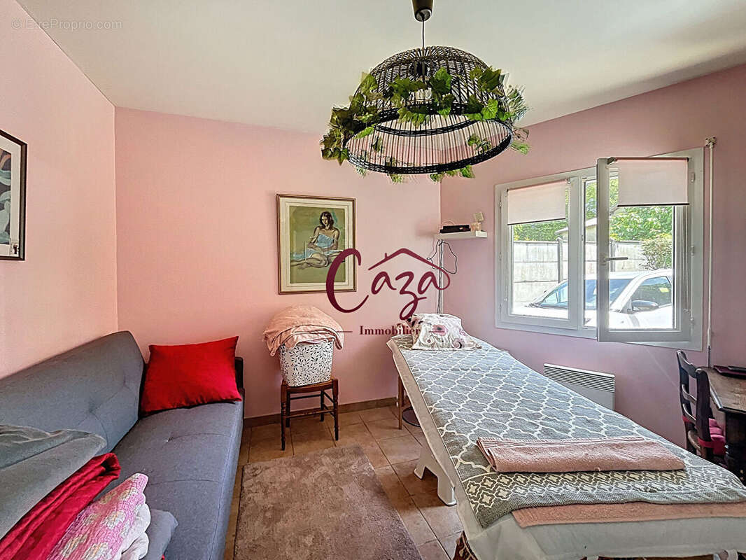 Maison à CAMBLANES-ET-MEYNAC