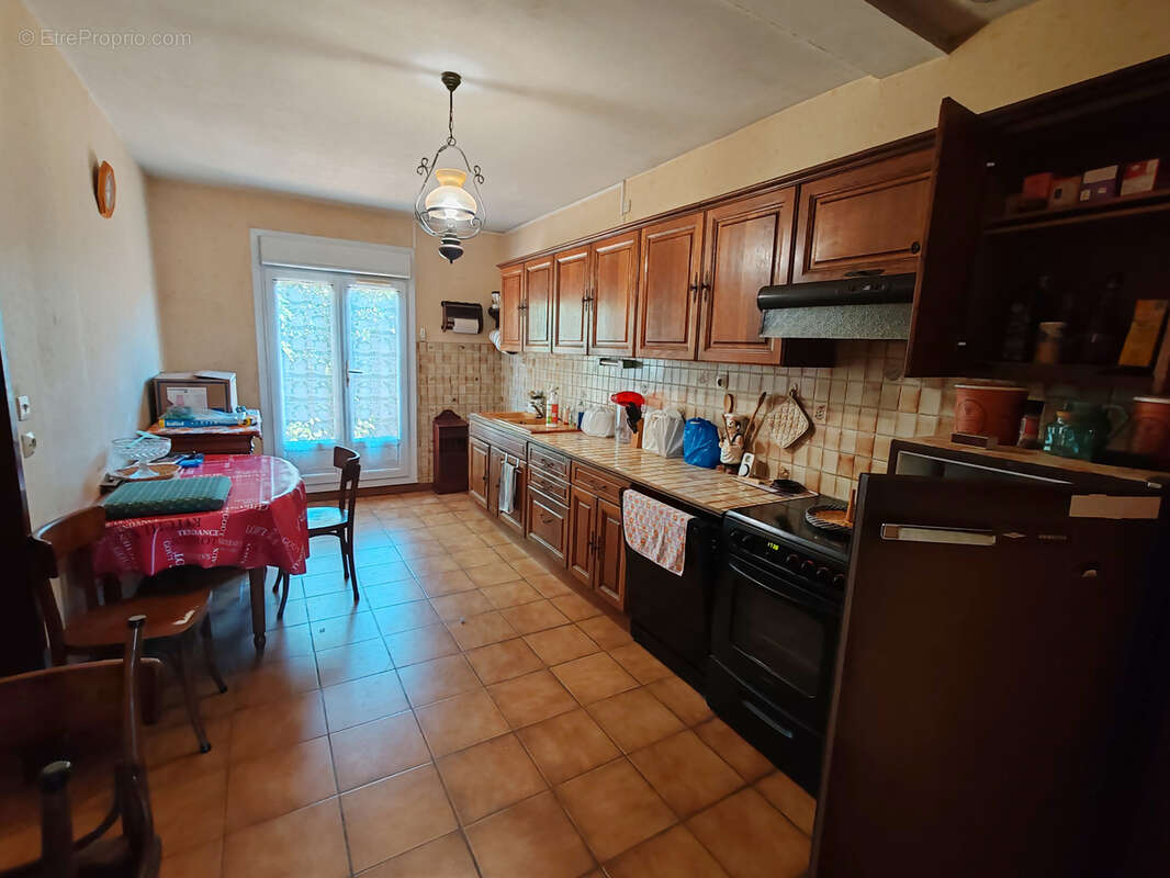 Villa T5 terrain clos et arboré de 416 m2- Quartier Mayolle - photo 11