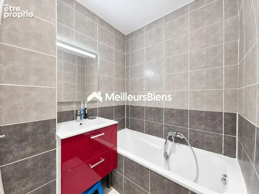 Appartement T4 proche centre-ville - photo 6