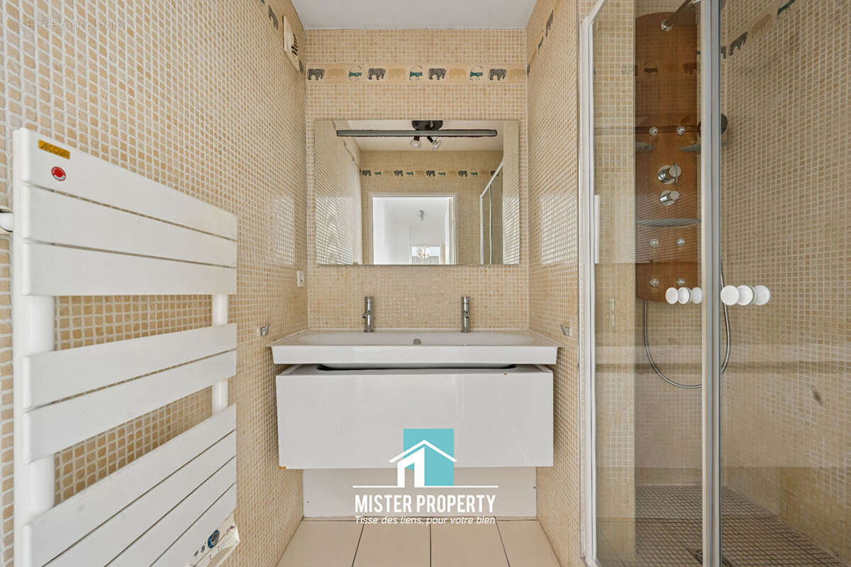 Appartement à LEVALLOIS-PERRET
