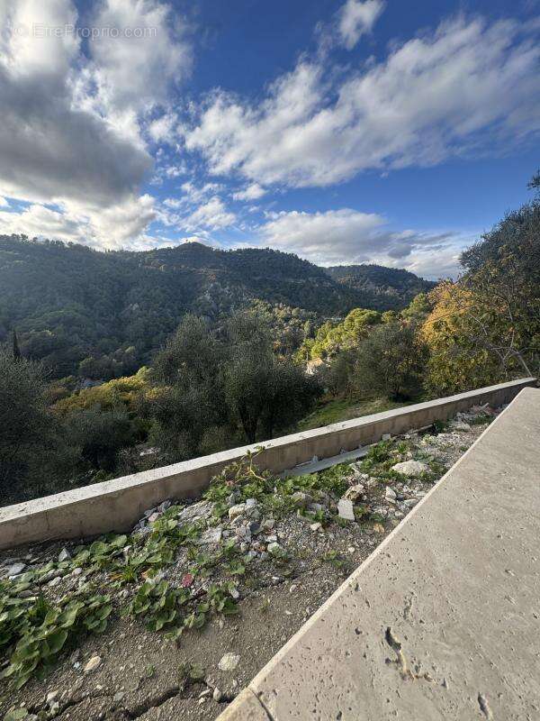 Appartement à L'ESCARENE